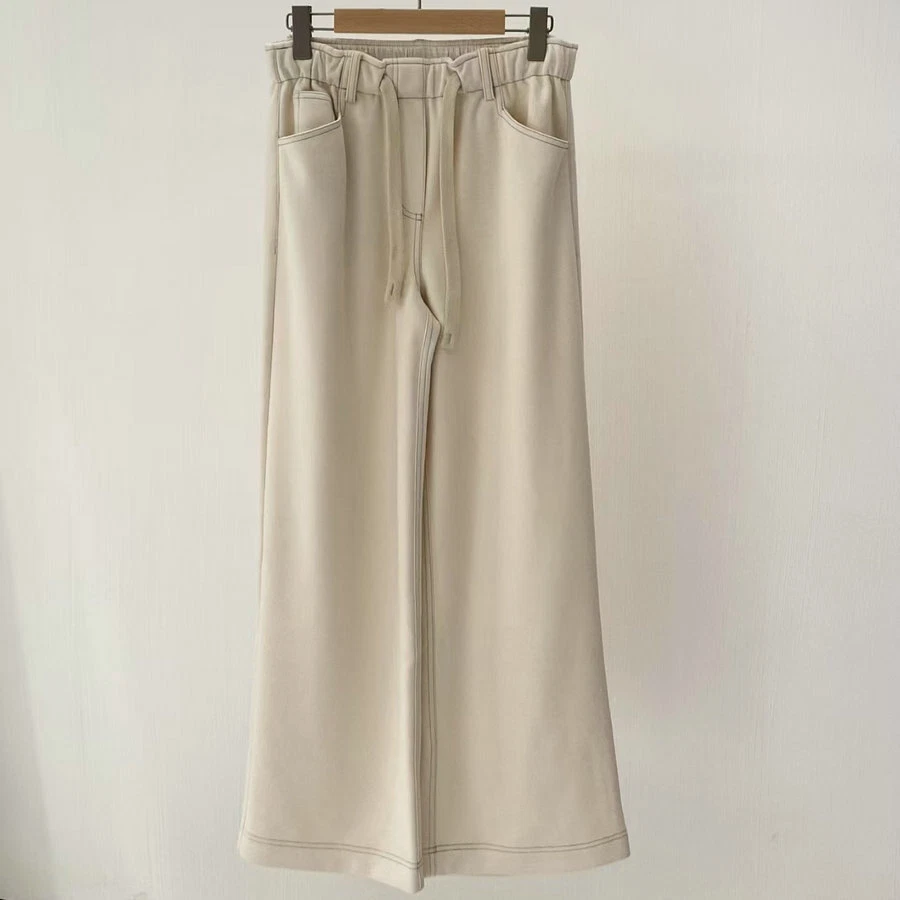 Pantalones deportivos rectos Brunello Cucinelli para mujer de lana cintura elástica pantalones con cuentas Foto 4 de 4