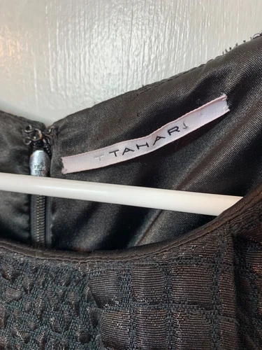 ELIE TAHARI Embossed Alligator Pattern Little Black Cocktail Party Dress SZ 12 - Picture 3 of 9