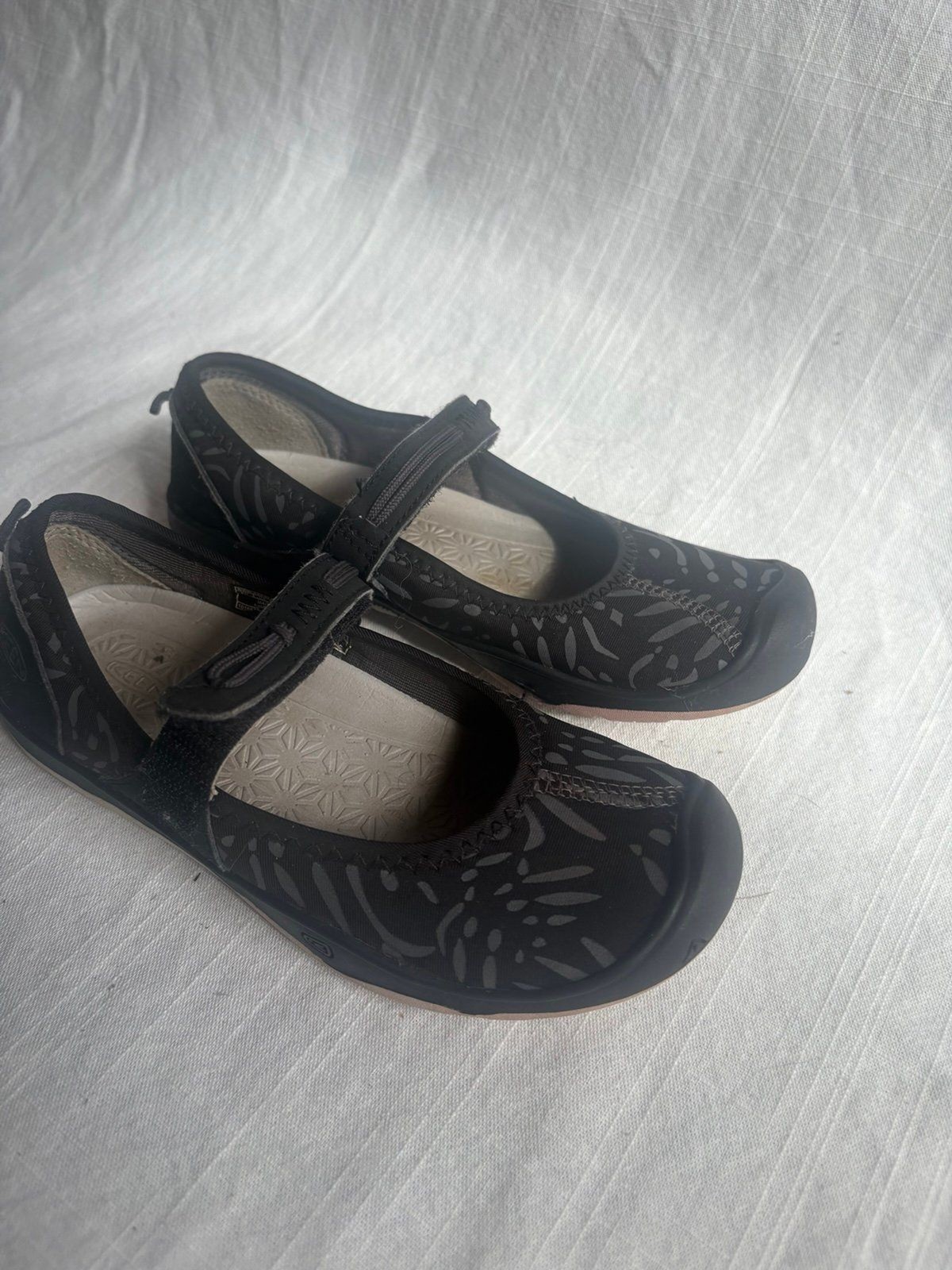 Sandali bassi Keen Big Kids Girls taglia 1 Moxie nero vapor Mary Jane HookLoop