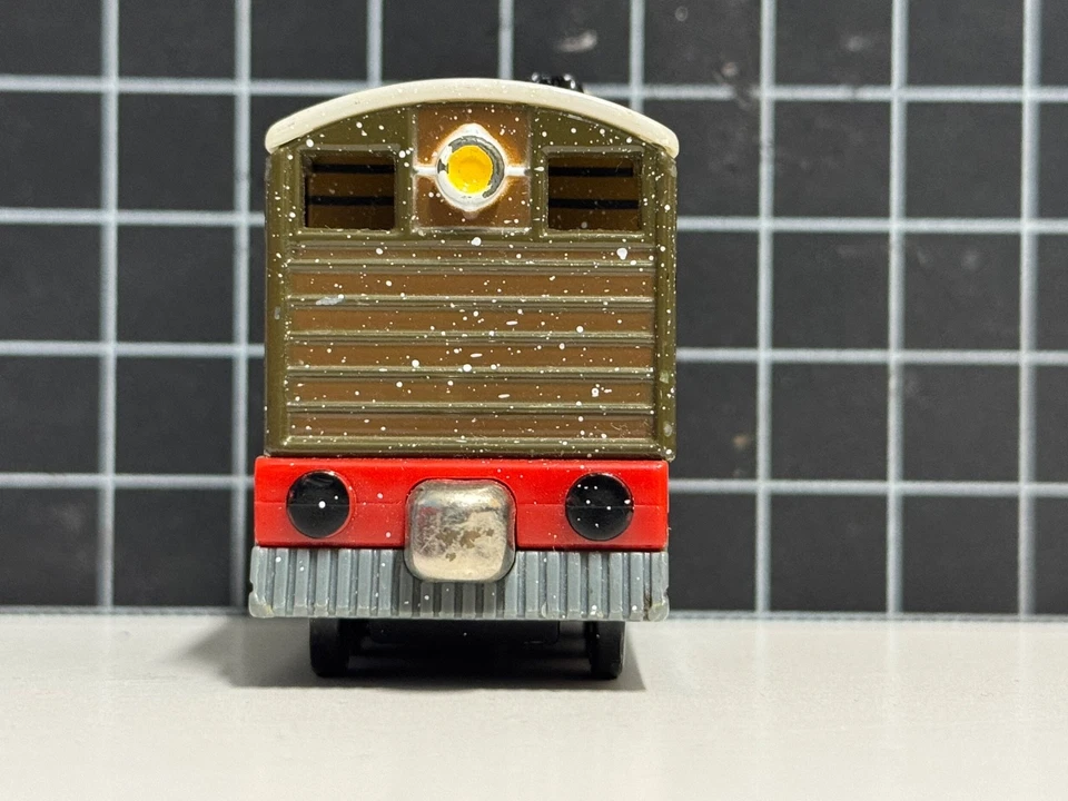 Thomas and Friends Take Along Cubierto de Nieve Navidad Toby Foto 3 de 4