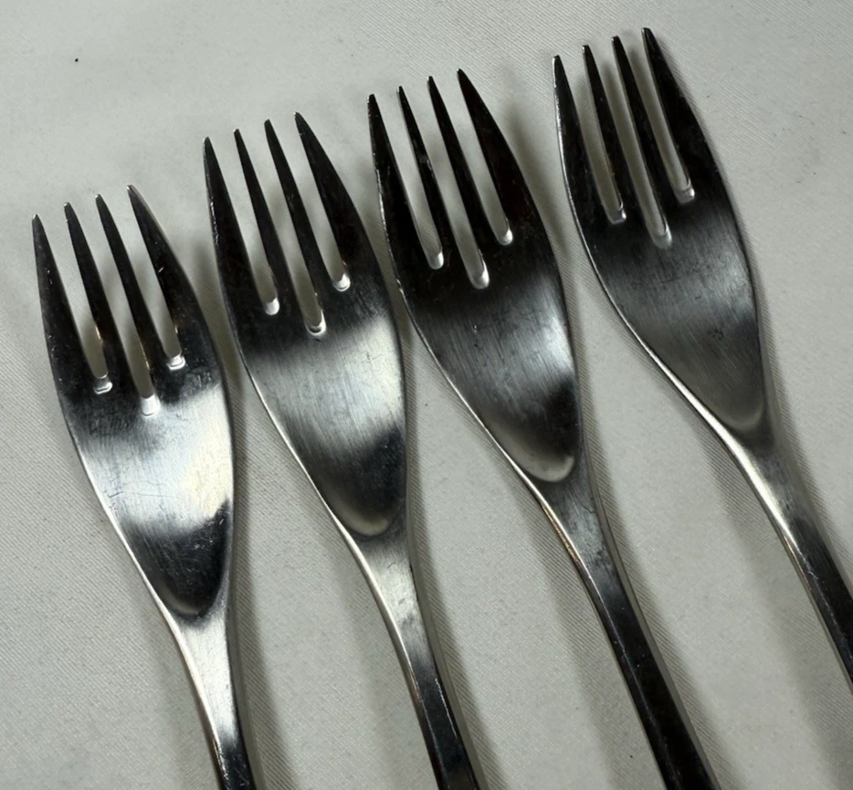 4 pcs WMF Cromargan DOMUS-BRASILIA Satin Stainless KOREA Flatware 7" SALAD FORKS - Image 2 of 4