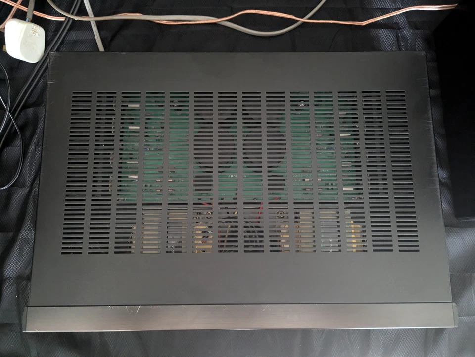 Set of Rotel RB-960BX Power Amp and Rotel RTC-950AX Pre Amp and Tuner combo - Image 3 of 4