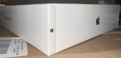 Apple 2020 MacBook Air Laptop M1 Chip 13" Retina Display,8GB RAM,256 SSD Storage - Picture 8 of 24