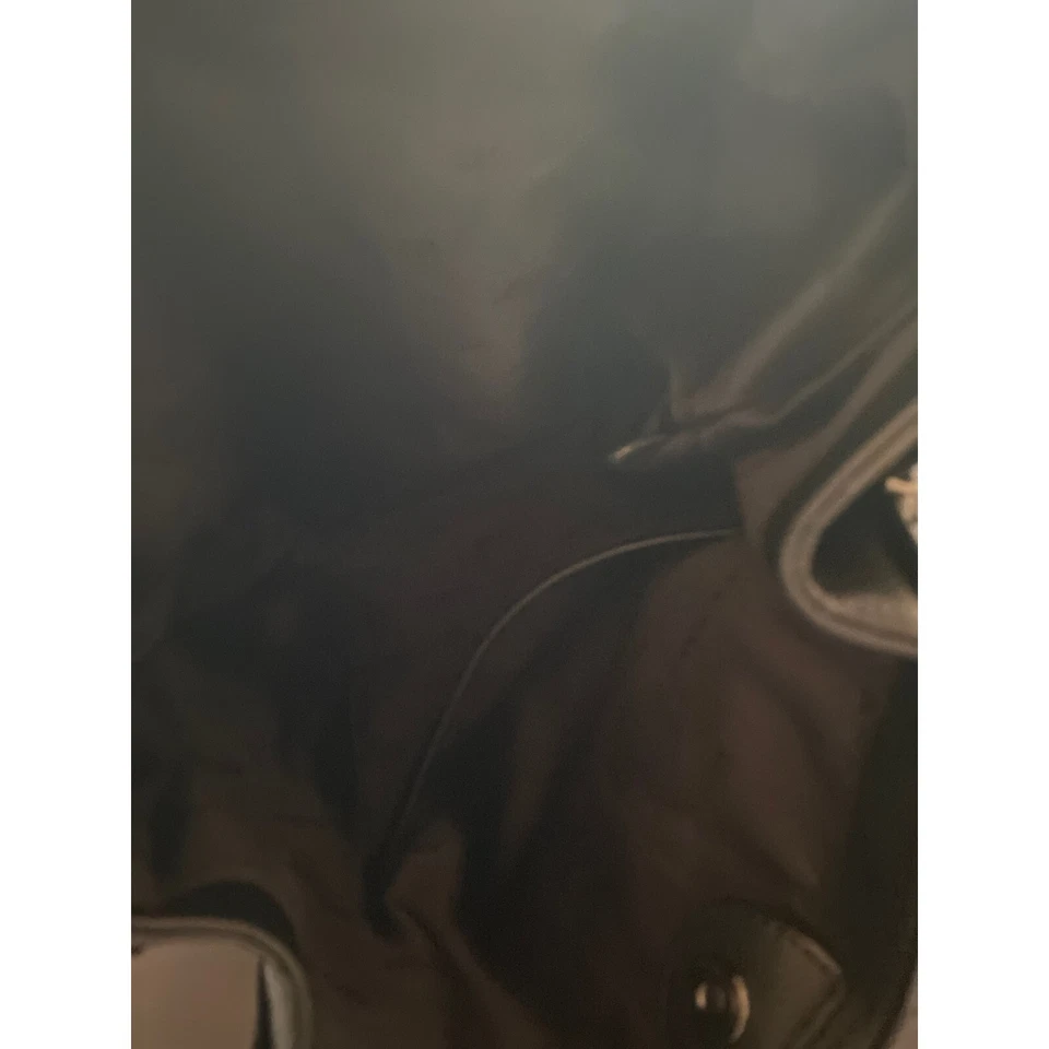 Черная веганская кожаная богемная наплечная сумка Joes на боковой молнии деталь - Изображение 3 из 4