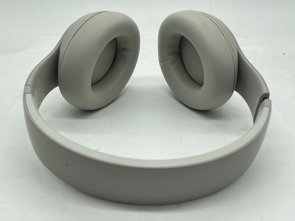 Beats by Dre Studio Pro A2924 Bluetooth Noise Cancelling Headphones