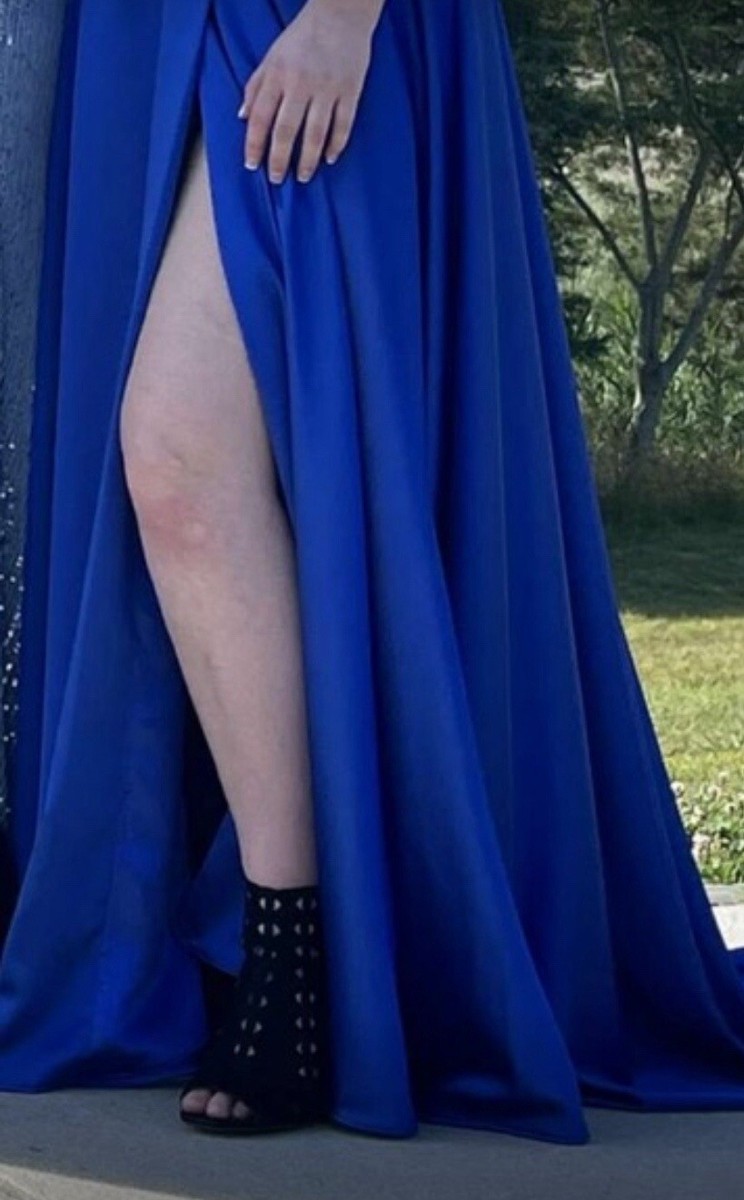 Dave & Johnny Prom dress View 3