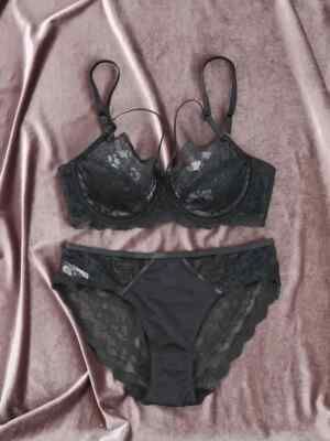 Black Lace Elegance Lingerie Set   Underwire Bra & Cheeky Panties