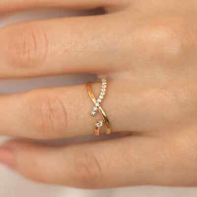 Amazing Design PCs Silver Moissanite Round Cut Anniversary Ring For His Wife