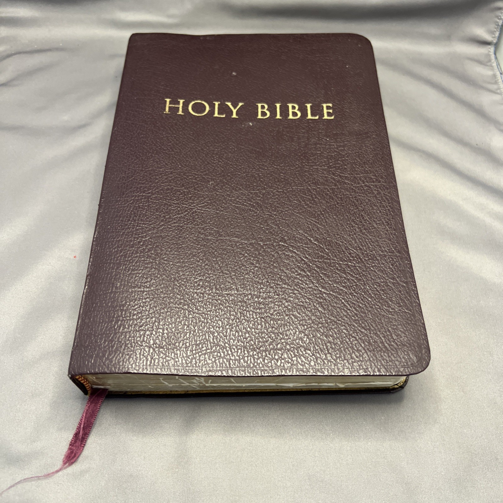 Holy Bible Thomas Nelson New King James Version Words of Christ in Red 2000