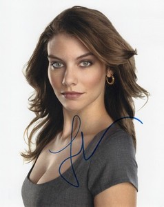 セール中…ローレン・コーハン直筆サイン入り超大型写真‥Lauren Cohan ローレン・コーハン直筆サイン入り超大型写真… Lauren Cohanの通販 by