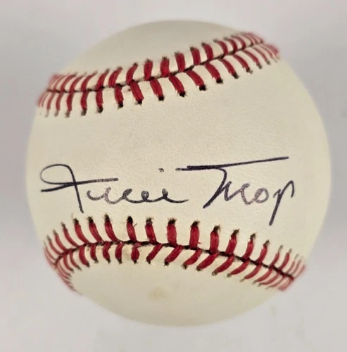 Willie Mays Signed ONL Baseball Sweet Spot Auto PSA Cert