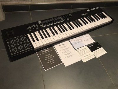 Midi Keyboard M-Audio Code 61 mit Flightcase Trolley Rollen