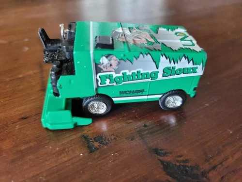??UND Fighting Sioux Zamboni Replica Ralph Engelstad Arena North Dakota HOCKEY