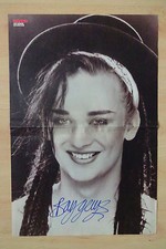 Boy George Autogramm signed 28x42 cm Poster gefaltet