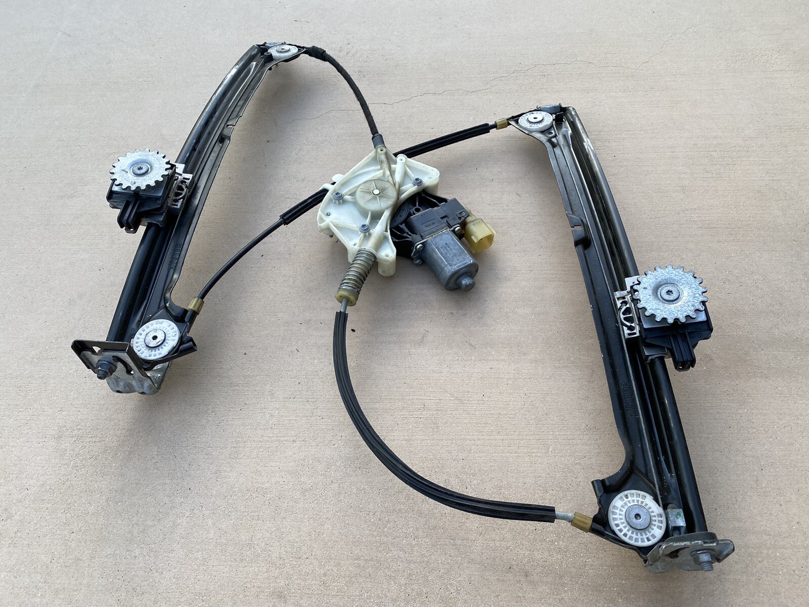2014-2022 Maserati Ghibli Front Right Passenger Side Window Regulator & Motor