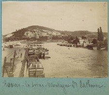 Rouen (Seine-Maritime). La Seine. Montagne Sainte-Catherine. Péniches Batellerie