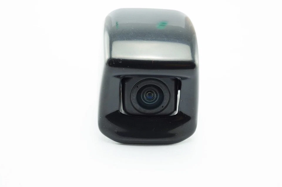 GENUINE TOYOTA HILUX REVERSE CAMERA WITH PLUG CONNECTOR 6 PIN - Image 2 of 4