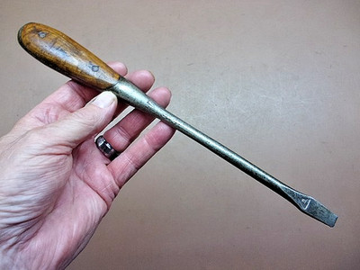 Very Nice 11'' Vintage Perfect Handle Style #6 Slotted Screwdriver with 3/8'' Tip
