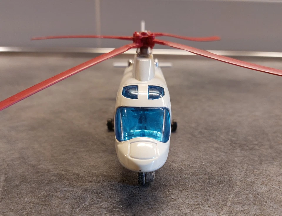 Majorette Elicottero Agusta 109 Vintage Made in France Scala 1:60 - Immagine 3 di 4