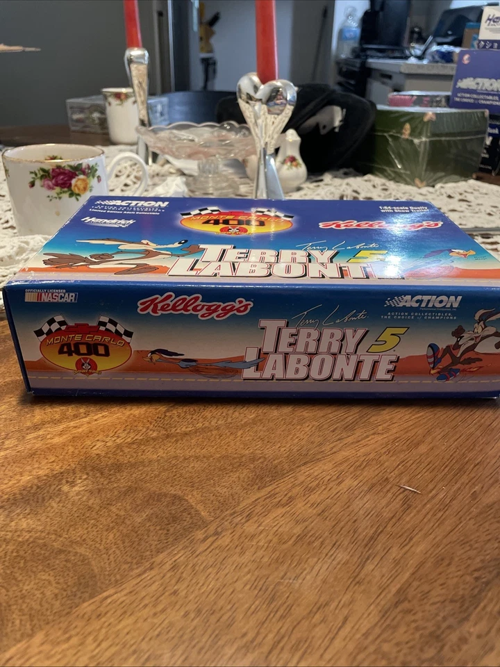 Terry Labonte #5 2001 Kellogg's Looney Tunes NASCAR diecast Chevy doble y trlr Foto 4 de 4