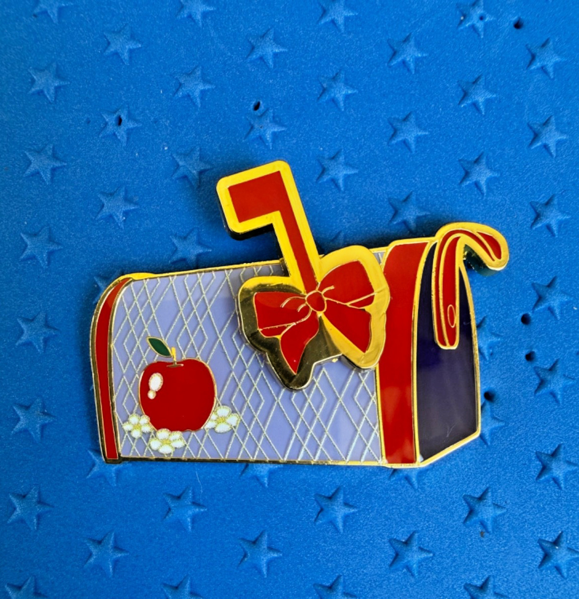 Snow White Mailbox -Box Lunch Princess Mailbox Disney Pin - 