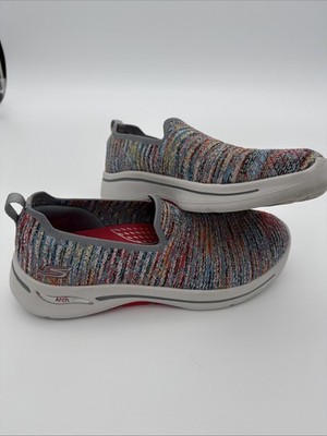 SKECHERS WOMEN'S ULTRA GO WALK AIR-COOLED ARCH FIT 9