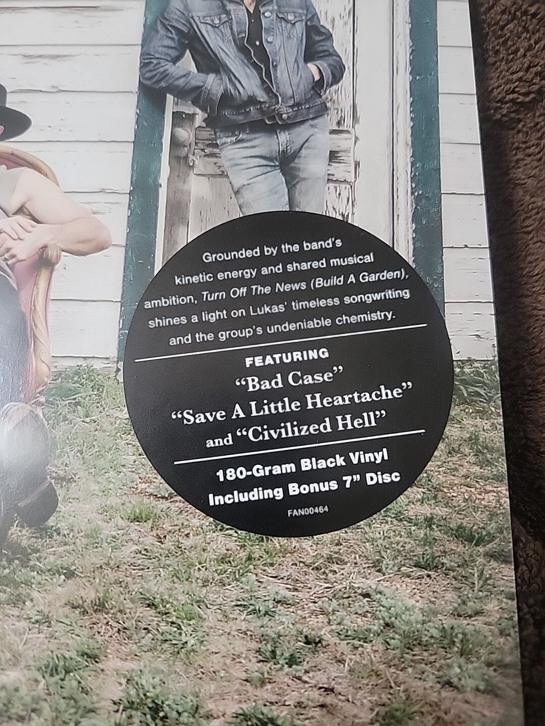 LUKAS NELSON & PROMISE OF THE REAL TURN OFF THE NEWS, BUILD A GARDEN