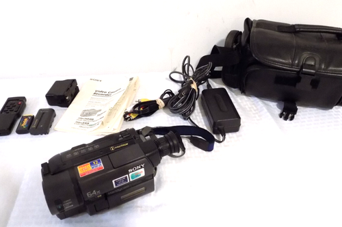 Sony Video 8 Handycam Vision 64x CCD-TRV25 W/ Accessories Tested & Working