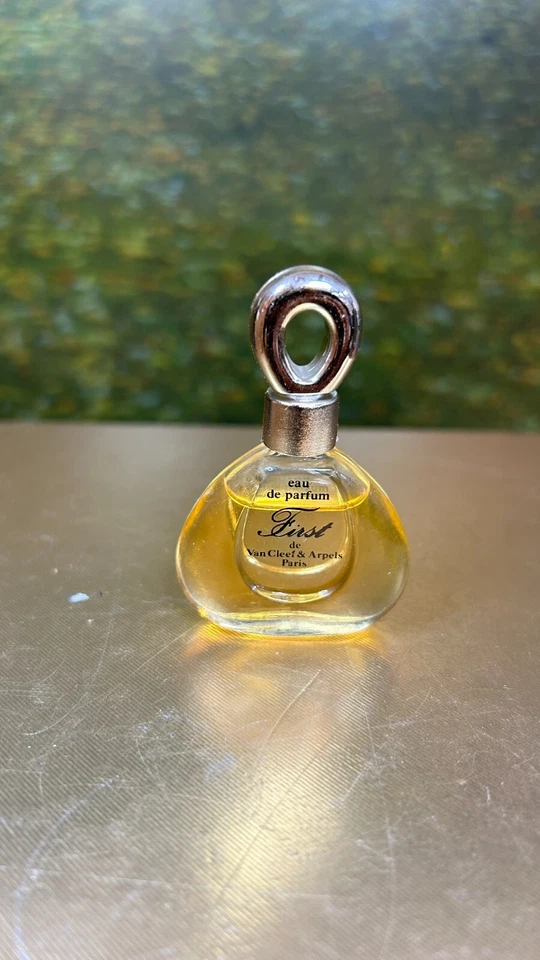 VAN CLEEF & ARPELS FIRST EDP MINI LÍQUIDO 5 ML Foto 3 de 3
