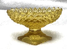 Golden Yellow Diamond Point Pedestal Open Salt Dip Oval Please Read