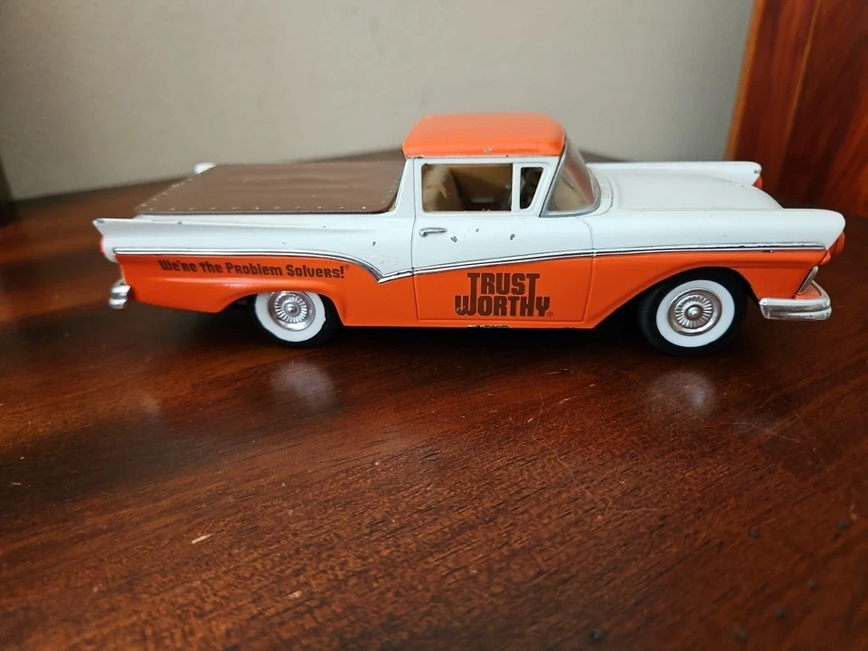 1957 Ford Ranchero Liberty Classic ограниченный выпуск #11, масштаб 1:24 - Изображение 3 из 4