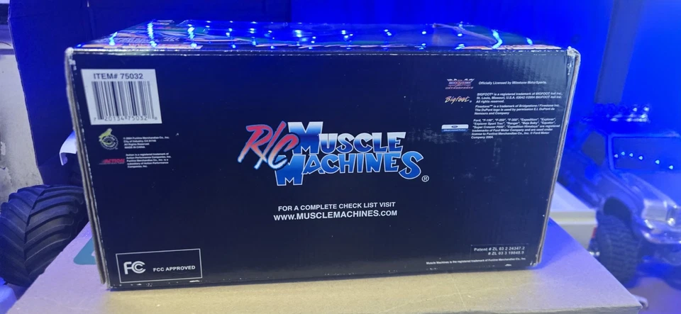 RC Bigfoot ChromaLusion Monster Truck Muscle Machines 1:32 Used HTF RARE  - Image 4 of 4