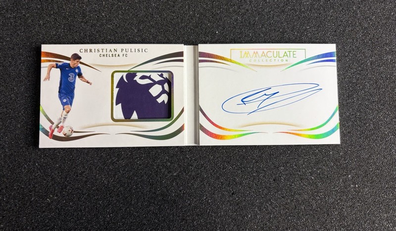 2019-20 Panini Immaculate Christian Pulisic Auto Match Worn Logo Booklet /99 USA