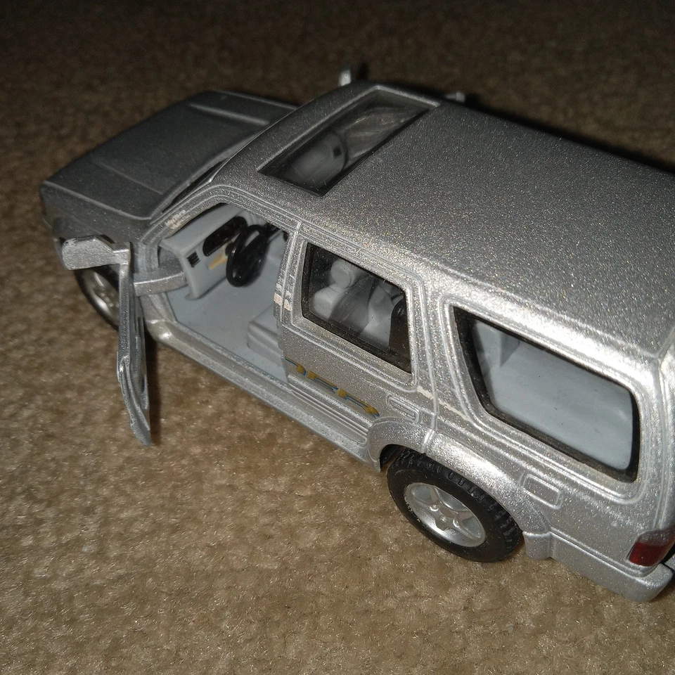 KINSMART Silver Toyota 4 Runner Diecast Toy SUV Truck 1:32 Scale Friction Action - Image 3 of 4