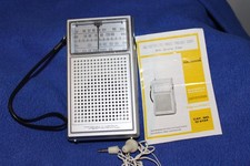 Vintage Transistor Radio Shack Realistic Model 12-613A 9V Works AM/FM