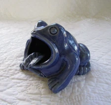 Vintage Blue MSM Ceramic Pottery Frog Ashtray- Japan ~ 5 1/3" x 4 1/4" x 3 1/8"