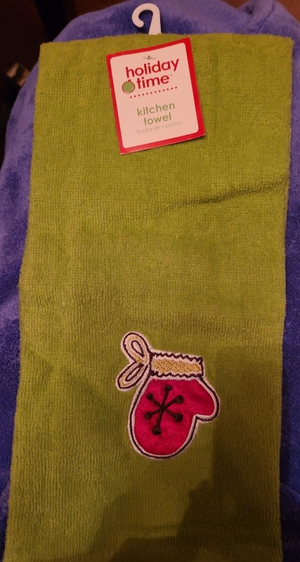 Holiday Time Kitchen Towel Christmas Mittens Gloves Theme Green (1 towel)