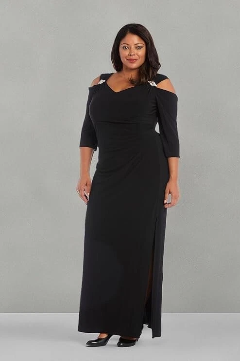 green emerald velvet dress R&M Richards 5623W Long Plus Size Evening Dress