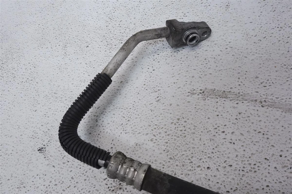 Manguera de descarga de aire acondicionado Toyota Prius 2004-2009 88703-47030 Foto 3 de 4