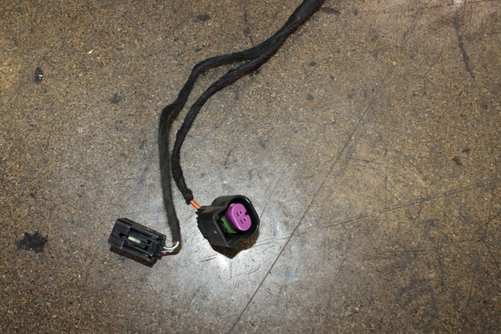 2016 Maserati Ghibli, RH, Right, Front Door Wire Harness, Used, P/N 670008603