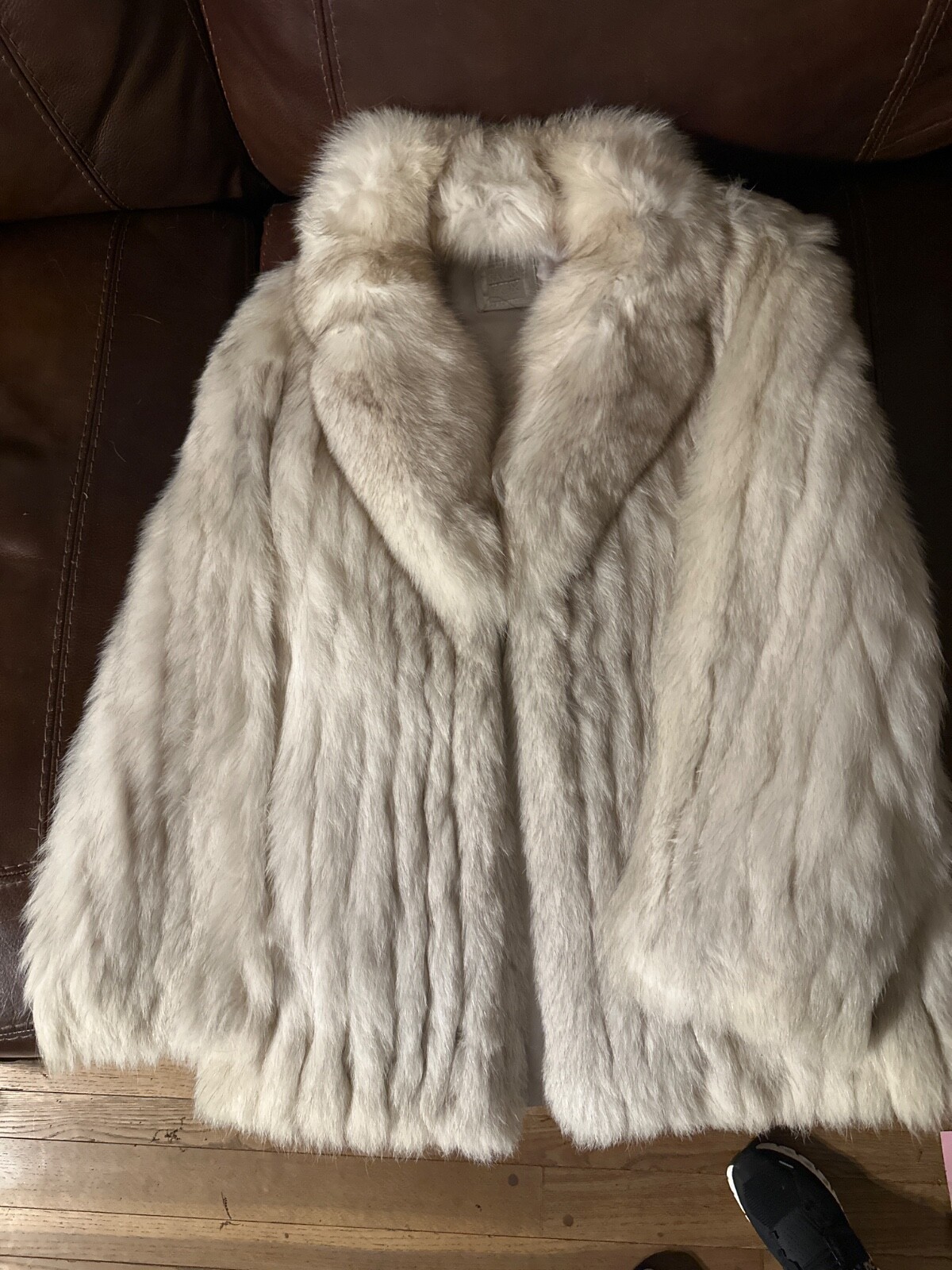 Saga Fox White Vintage Fur Coat Size small