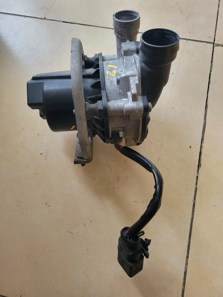 原始设备制造商大众 07K131333A - 二次喷气泵 — 第 2/3 张图片