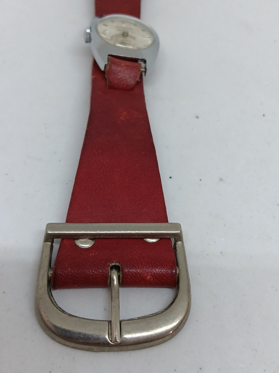 VINTAGE Timex Manual Wind Women\'s 24 mm Silver Tone Red Leather Bund Strap Watch VINTAGE Timex Manual Wind Women main image 3