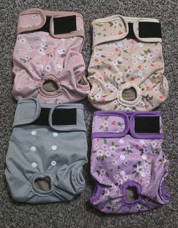 Grecle 4-PK Female Dog Diapers, Reusable With Adjustable Snaps, Size M