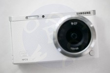 Samsung NX mini Camera w/ NX-M 9-27mm F3.5-5.6 ED OIS Lens