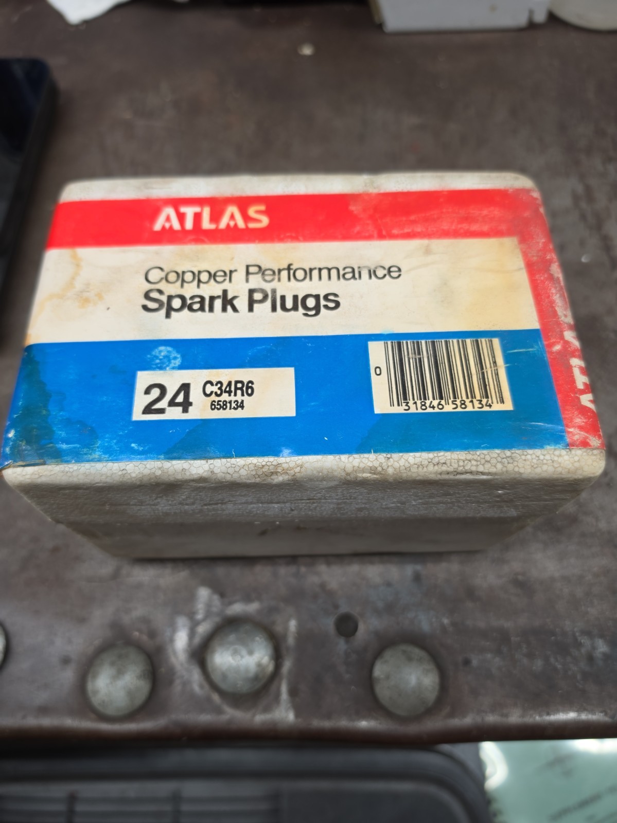Spark Plugs ATLAS C34R6 20-pieces in bulk box  Partial Box    like AUTOLITE 664