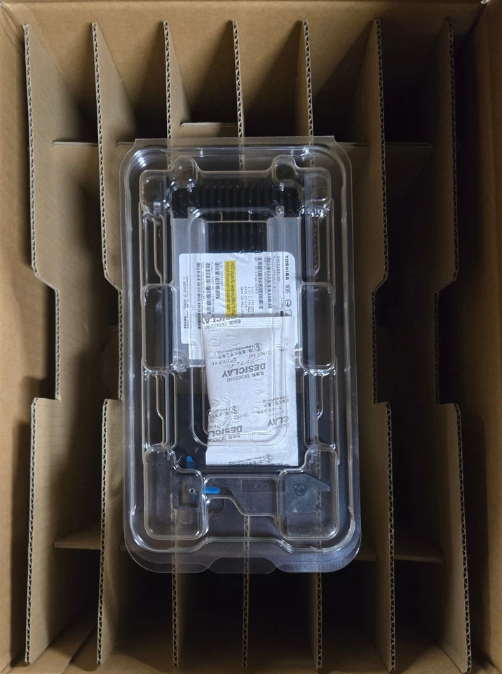 Hitachi 800GB 12G SAS SSD 5541909-A HDU700-800MCMSS DKC-F710I-800MCM - Image 2 of 2