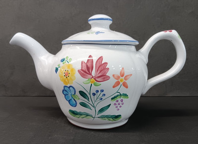 Vintage Herend  Bouquet Teapot   Herend Village - Hungary   Floral (HVPHEB)