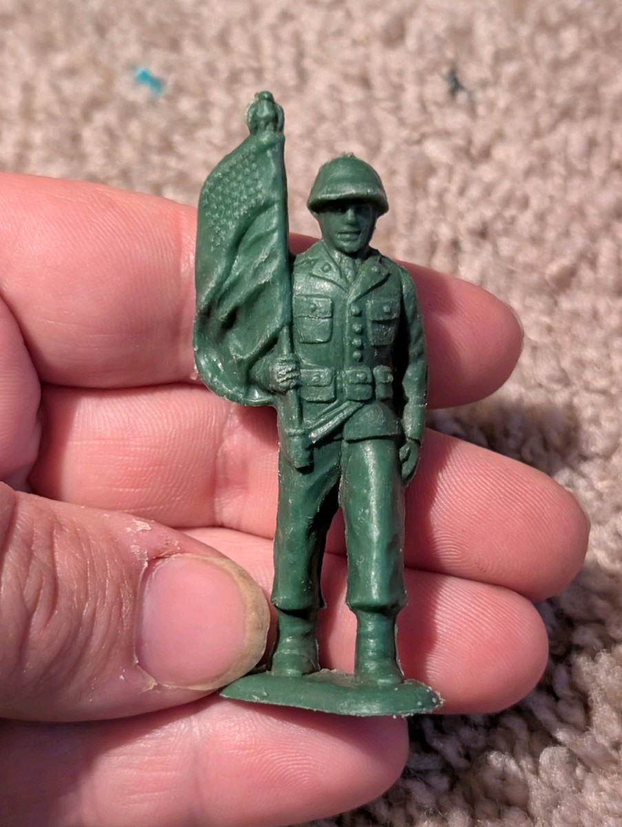Vintage 1960s Bergen Toy & Nov. Co. Made In The USA Green Army Men