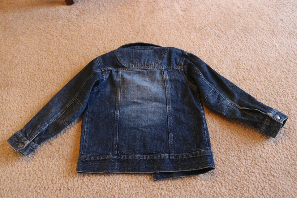 Chaqueta de mezclilla azul Toughskins para niña con botones delanteros 100 % algodón talla 4T Foto 2 de 4